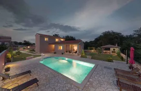 Casa vacacional con barbacoa, jardín y terraza - Image 4