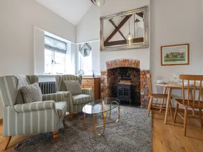 Child-friendly charming cottage with garden | Pet-friendly - Image 2