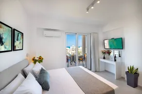 Flat with garden & pool | Sea view - Image 4