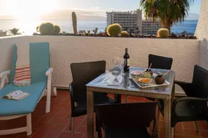 Vacation Apartment 'James Sun' with Sea View, Private Terrace and Wi-Fi - Image 3