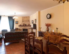 Beautiful house with terrace, garden & BBQ | Mountain view | Perfect for remote work - Image 4