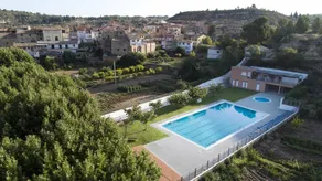 Fully equipped holiday home with terrace & pool | River view | Good for workation - Image 4