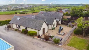 Family-friendly wonderful cottage with hot tub & garden | Beach view | Dogs allowed - Image 3