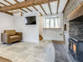 Family-friendly cottage with jacuzzi & garden | River view | Pet-friendly - Image 5