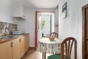 House with terrace | Perfect for remote work - Image 4