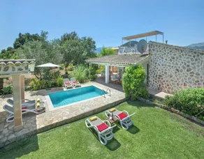 Child-friendly villa with garden, private pool & terrace | Mountain view | Good for workation - Image 3