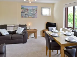 Child-friendly cottage with terrace & garden | River view - Image 3