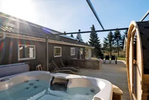 Family-oriented house with terrace, jacuzzi & barbeque | Pet-friendly - Image 3