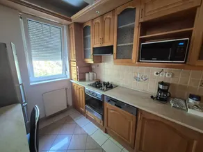 Mathias, a Spacious 2-Bedroom Apartment with 2 Bathrooms & Private Parking - Image 5