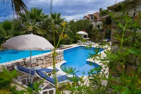 Children-friendly villa with terrace, garden & BBQ | Pool view | Pets are welcome - Image 5
