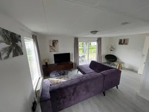 Holiday home with garden & terrace - Image 4