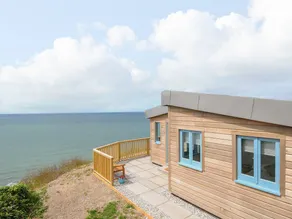 Cottage with garden | Beach view - Image 3