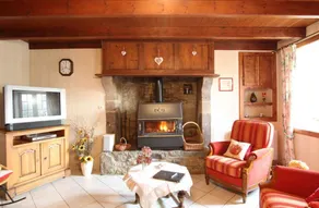 Gite with barbecue, terrace & garden - Image 4