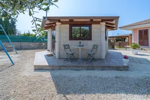 Studio avec terrasse, internet haut débit et piscine | Vue jardin - Image 4