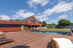 Bed and breakfast with garden & pool - Image 2