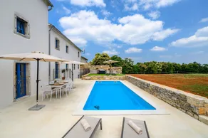 Villa with terrace, garden & BBQ - Image 5