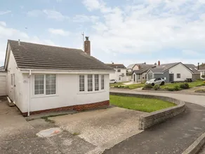 Cottage with garden | Beach view - Image 4