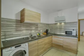 Flat with terrace - Image 5