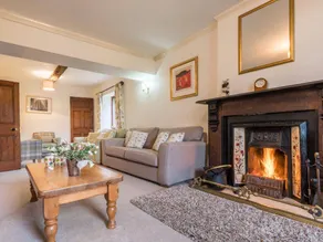 Cottage with garden - Image 3