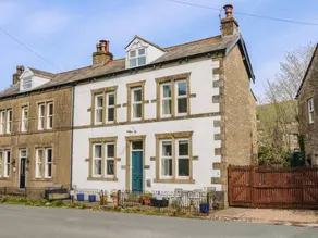 Family-friendly wonderful cottage with garden - Image 4