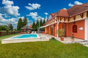 House with barbeque, garden & private pool - Image 4