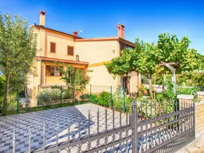 Flat with barbeque & terrace - Image 5