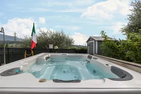 House with garden, terrace & jacuzzi | Mountain view | Perfect for remote work - Image 2