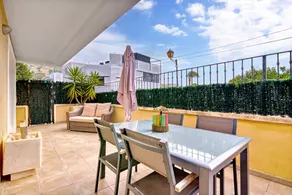 Apartment mit Terrasse und Pool | Bergblick - Image 4