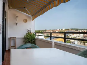 Apartment with pool - Image 2