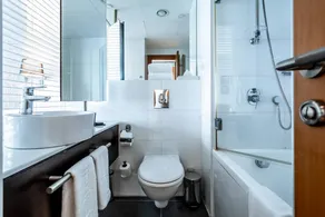Flat with hot tub | City view | Suitable for remote work - Image 5