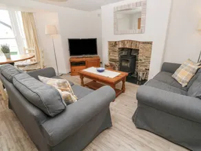 Cottage with barbeque & garden | Beach view - Image 3