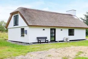 Holiday home with sauna, hot tub & terrace - Image 2