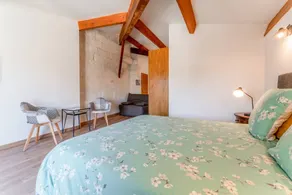 Bed and Breakfast 'Chambre Zen' with Wi-Fi and Air Conditioning - Image 3