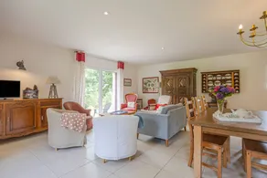 Maison adaptée aux familles avec terrasse, barbecue et jardin | Vue jardin | Adaptée au travail à distance | Avec animaux autorisés - Image 5