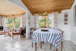 Fully equipped holiday home with barbeque & terrace - Image 2