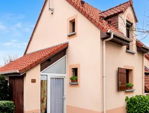 Holiday home with terrace, garden & barbecue - Image 2