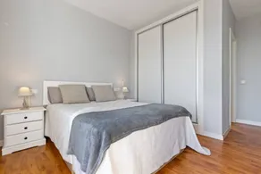 Flat with terrace - Image 4