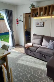 Child-friendly holiday home with barbeque, garden & terrace - Image 4
