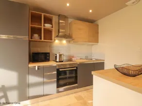 Fully equipped cottage with garden & barbeque - Image 3
