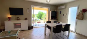 Maison avec jardin, barbecue et piscine | Vue jardin - Image 2