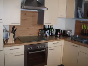 Holiday home with terrace & garden - Image 3