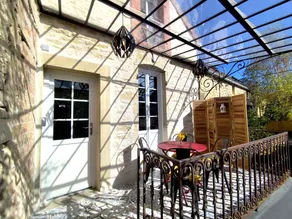 Labelled cottage in Burgundy with shared pool - Image 2