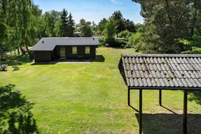 Holiday home with terrace - Image 2