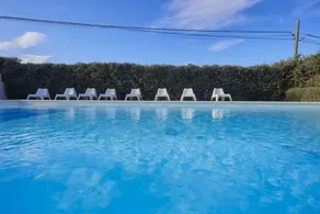 Appartement de vacances avec barbecue, piscine et jardin | Vue mer - Image 4