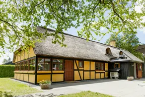 Timber house with sauna and activity room - Image 2