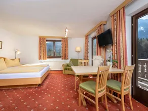 Private room with sauna & garden | Mountain view - Image 3
