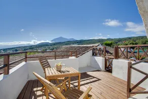 Appartement avec jardin, piscine chauffée et terrasse | Vue montagne | Adapté au travail à distance - Image 3