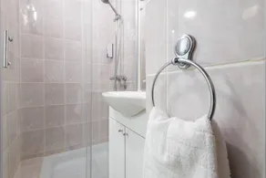 Apartment | Water view - Image 4