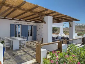 Seaside Villa Costal Vibes Walk to Beach - Image 4