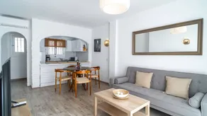 Flat with terrace, garden & pool - Image 2